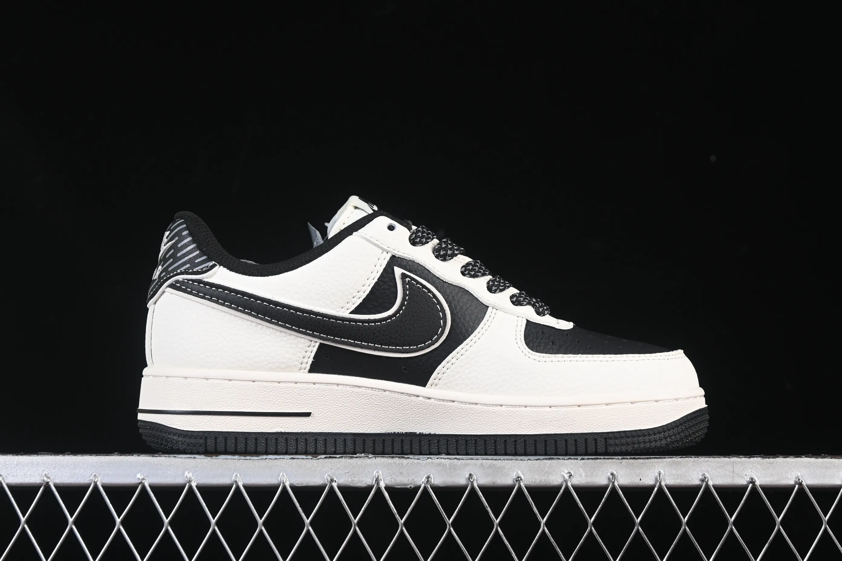 All categories Nk Air Force 1 Air Force series Nk Air Force 1 Low Air Force low top Nike Air Force 1'07 Low Givenchy joint dark blue skyline Air Force 1 low top casual sneakers JP8028-002